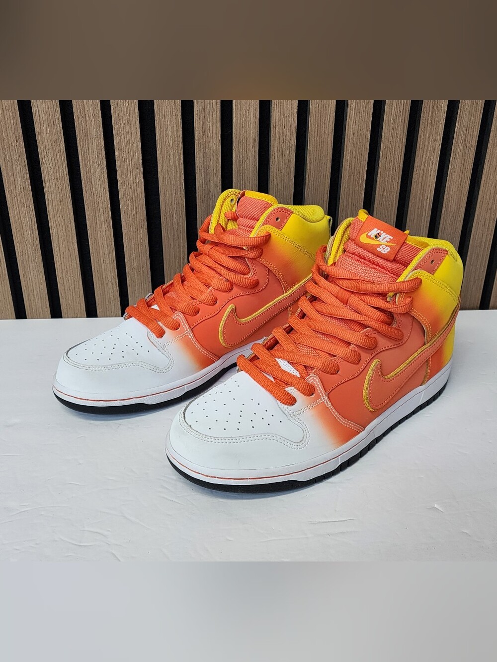 Men’s Nike SB Dunk High Candy Corn Sweet Tooth FN5107-700 Size 10.5 - Picture 2 of 14